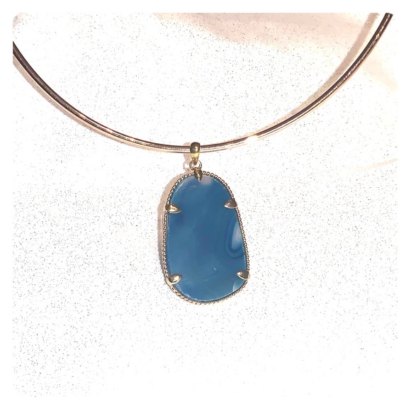 Jewelry - Blue Agate Pendant on gold plated collar